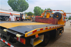 镇康附近拖车电话号码服务